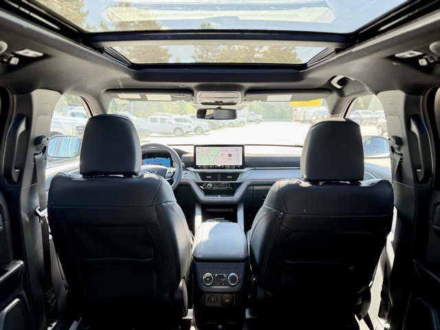 2025 Ford Explorer ST photo 29