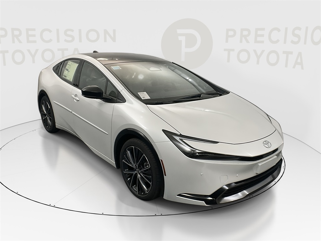 2026 Toyota Prius XLE's photo