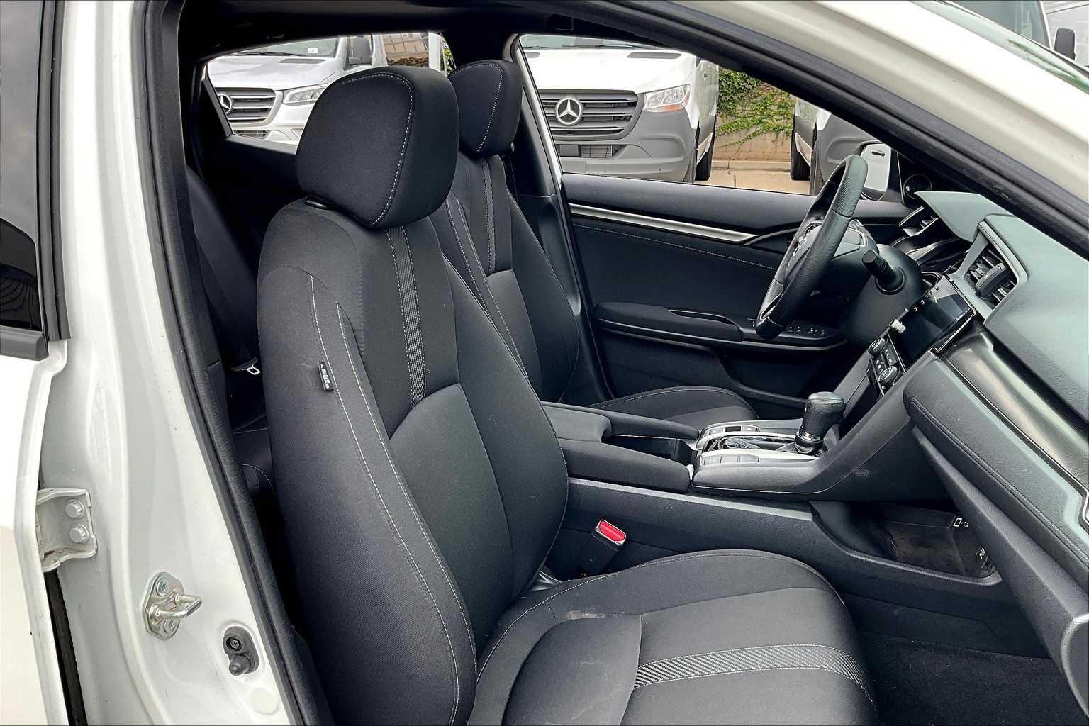 2019 Honda Civic Hatchback EX photo 8