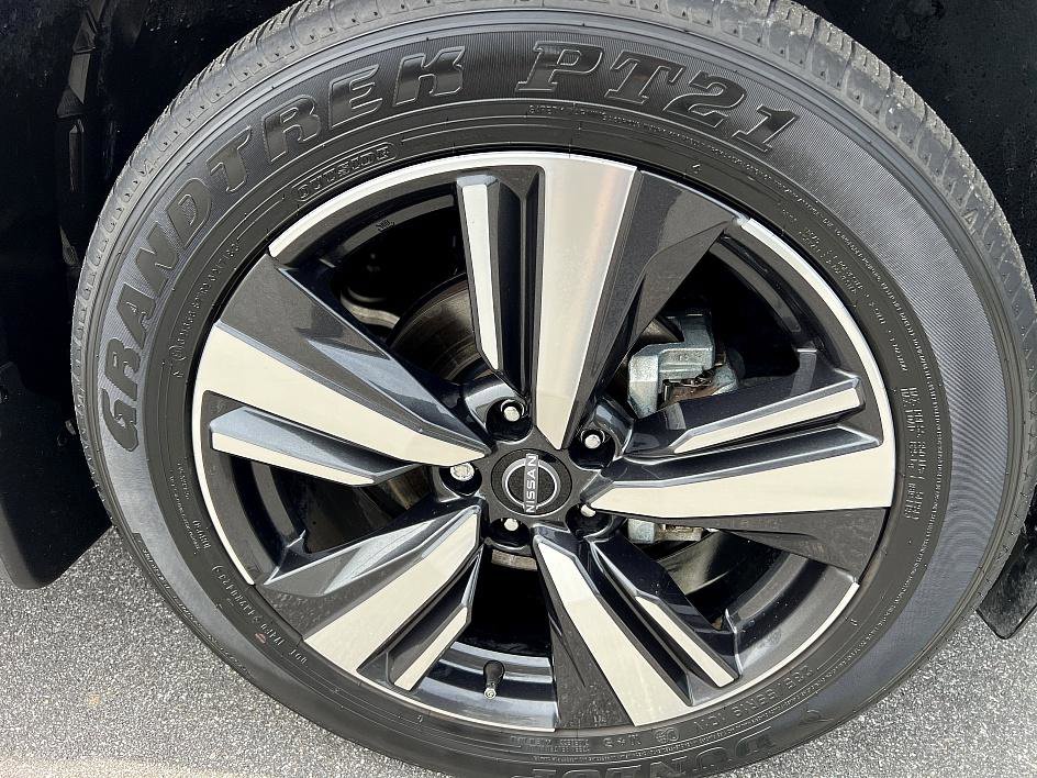 2023 Nissan Rogue SL photo 12