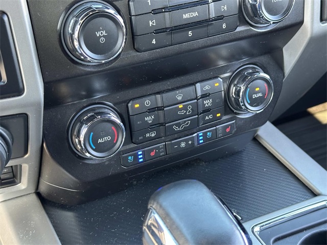 2020 Ford F-150 Lariat photo 19