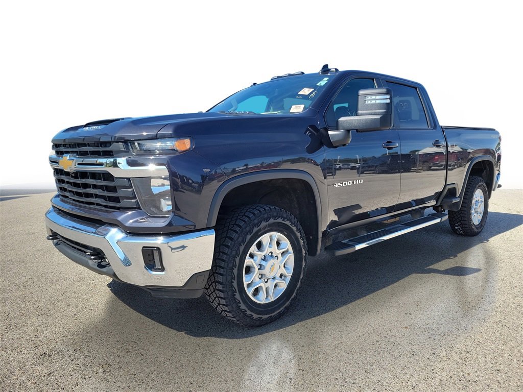 2024 Chevrolet Silverado 3500HD photo 2