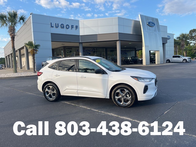 2023 Ford Escape ST-Line photo 2