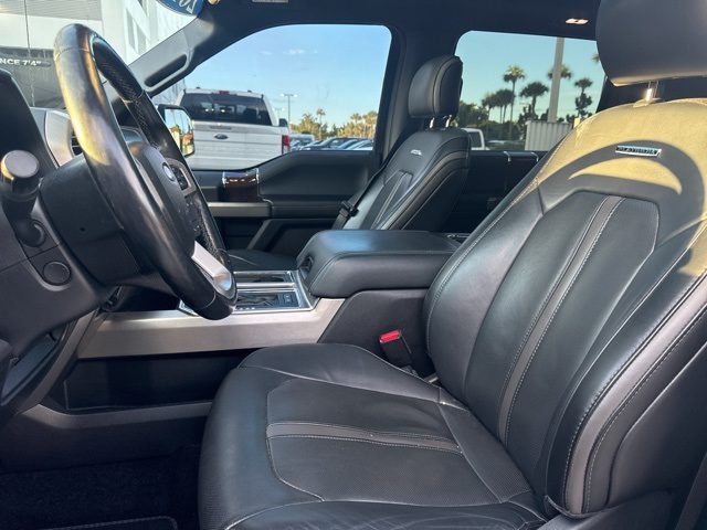 2017 Ford F-150 Platinum photo 11