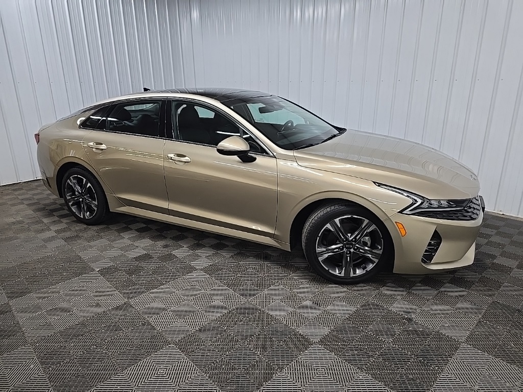 2021 Kia K5 EX's photo