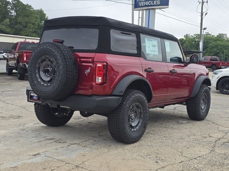 2025 Ford Bronco Base photo 3