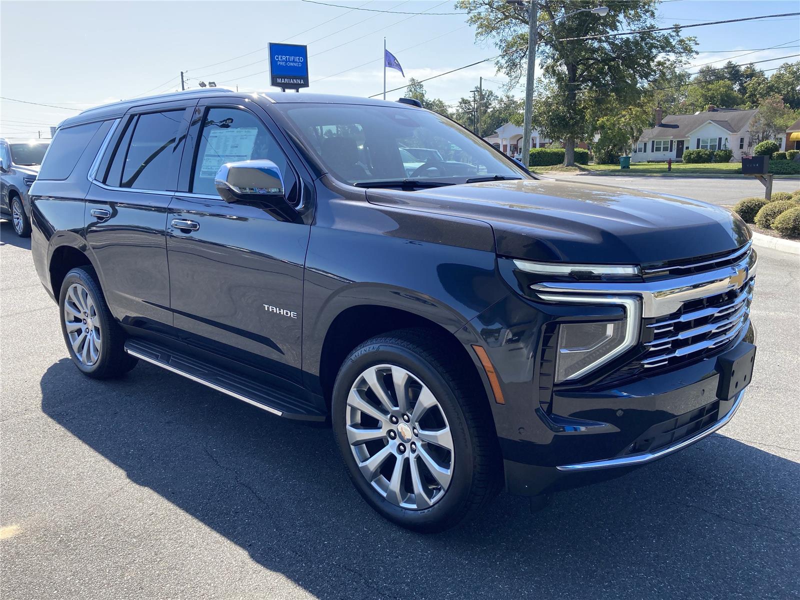 2025 Chevrolet Tahoe Premier photo 2