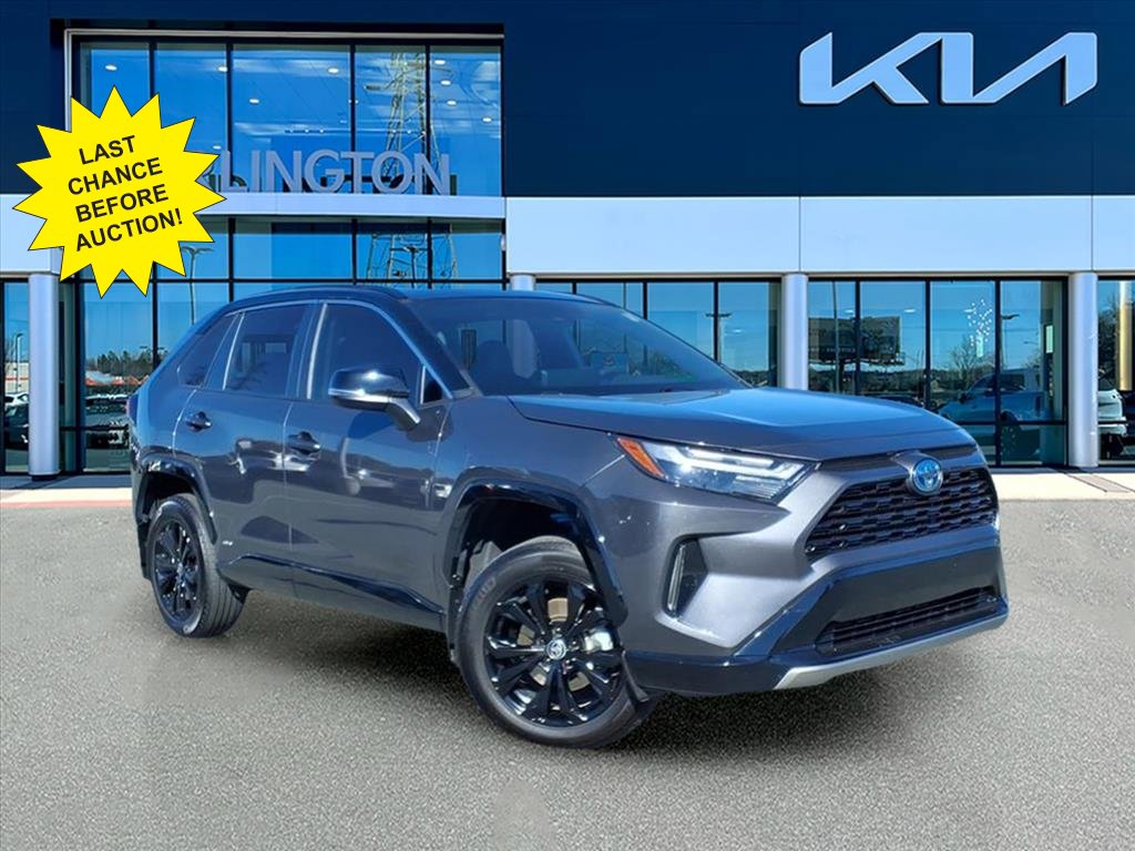 2024 Toyota RAV4 XSE's photo