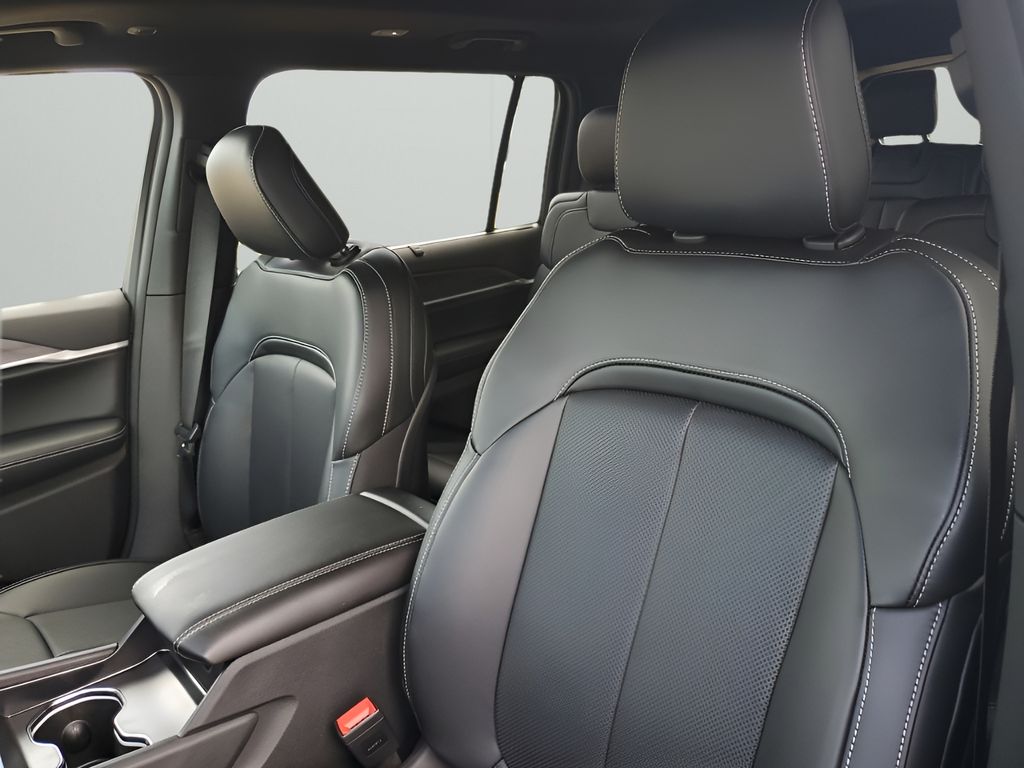 2025 Jeep Grand Cherokee Limited photo 29