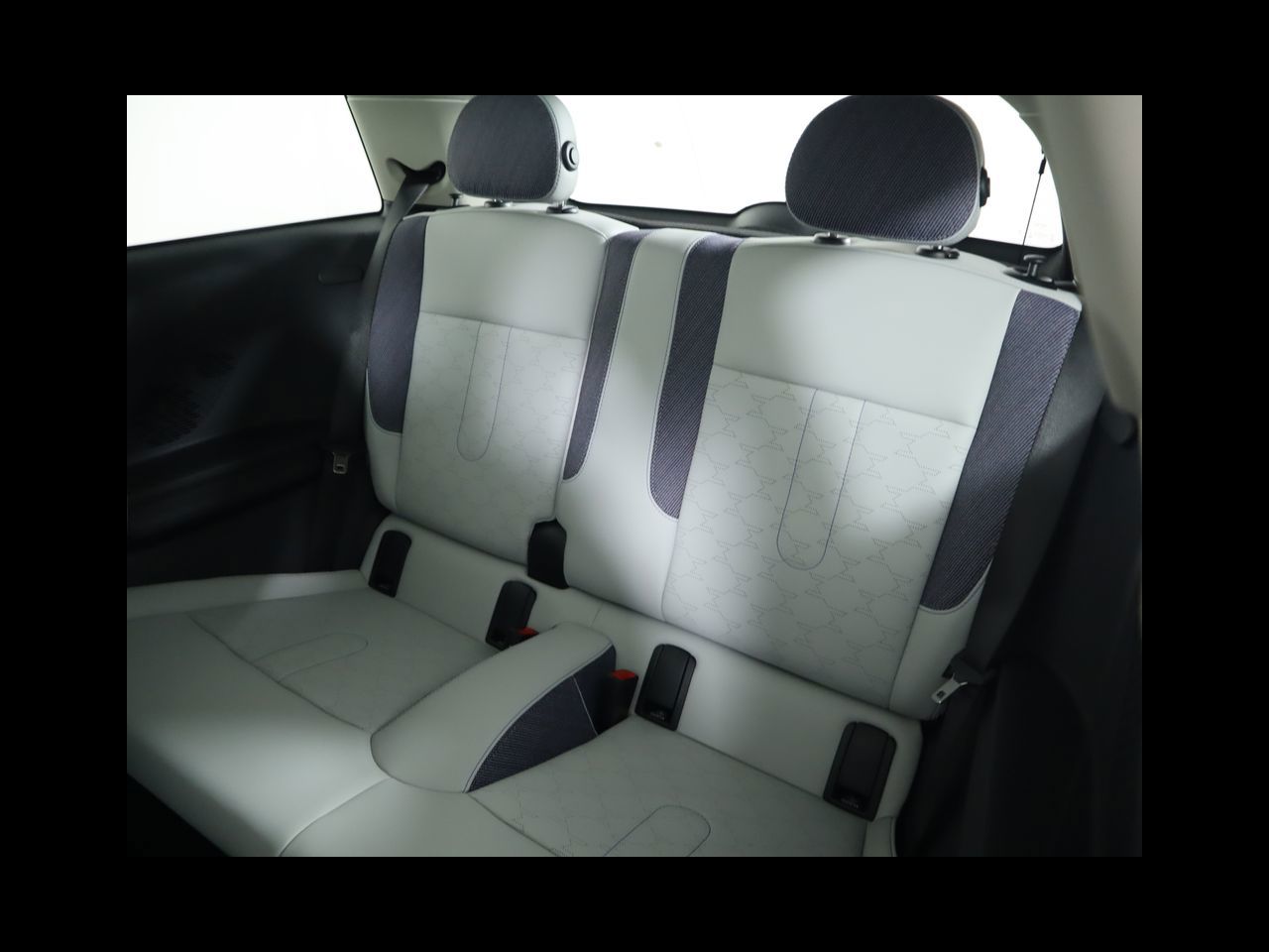 2025 Mini Cooper 2 Door Hardtop Signature photo 21
