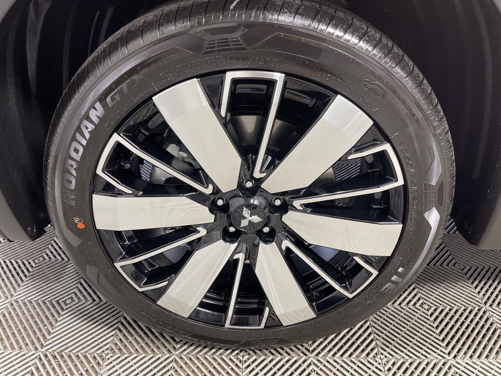 2025 Mitsubishi Outlander SE photo 34