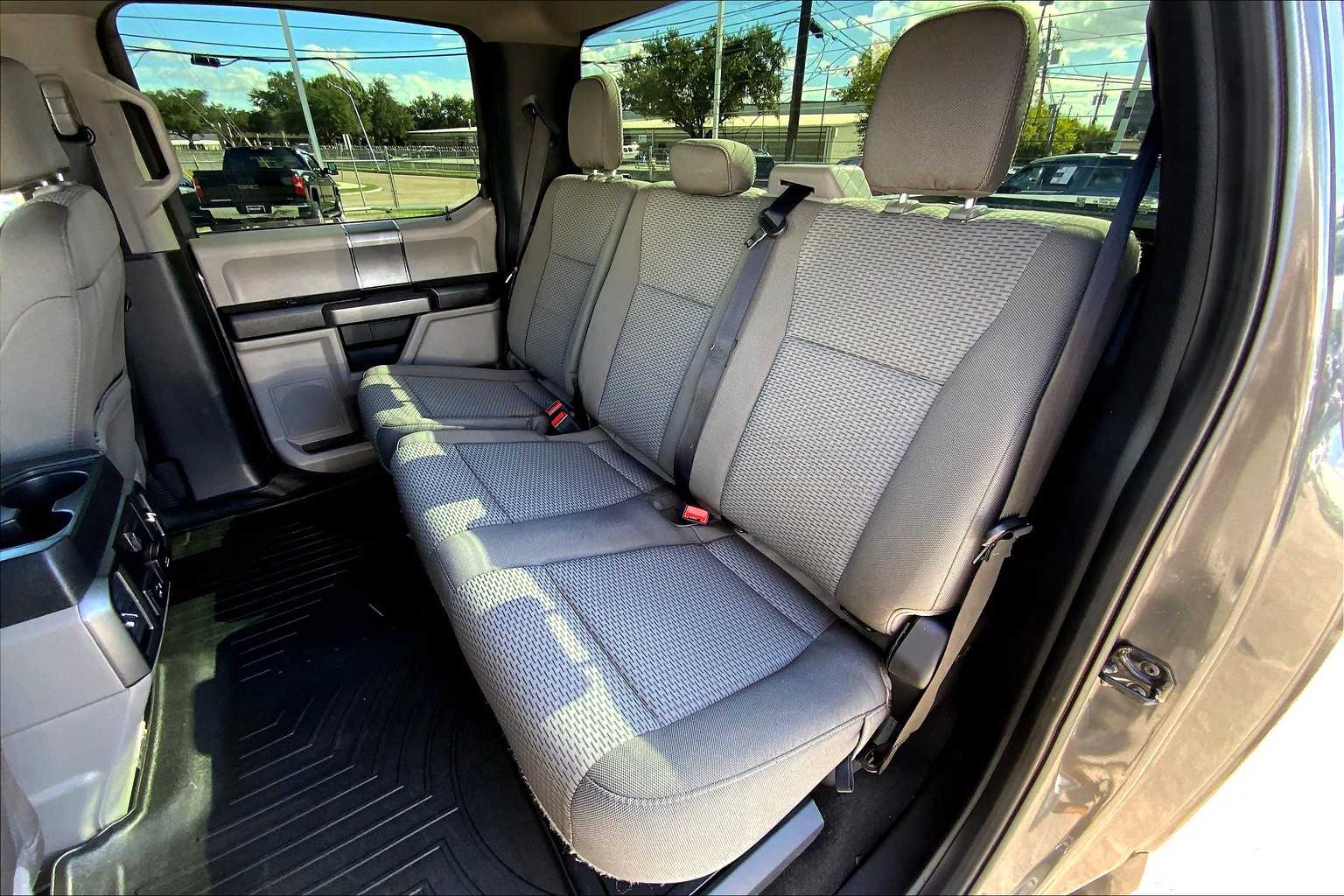 2020 Ford F-250 XLT photo 20