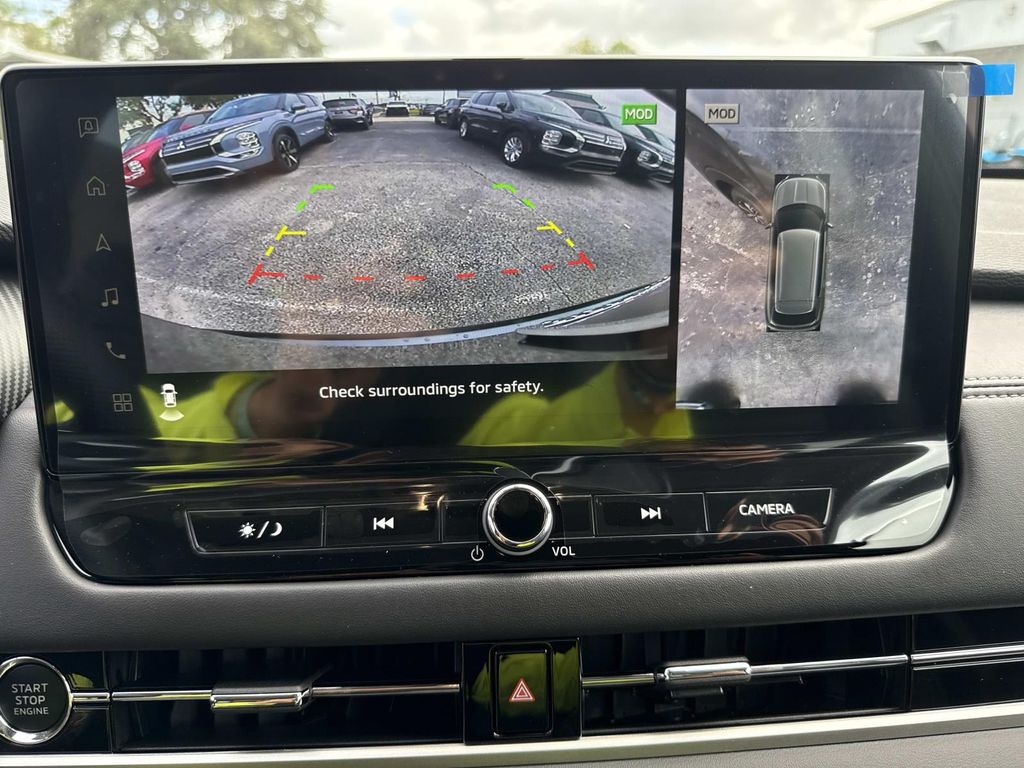 2025 Mitsubishi Outlander SE photo 25