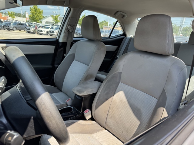 2017 Toyota Corolla L photo 3