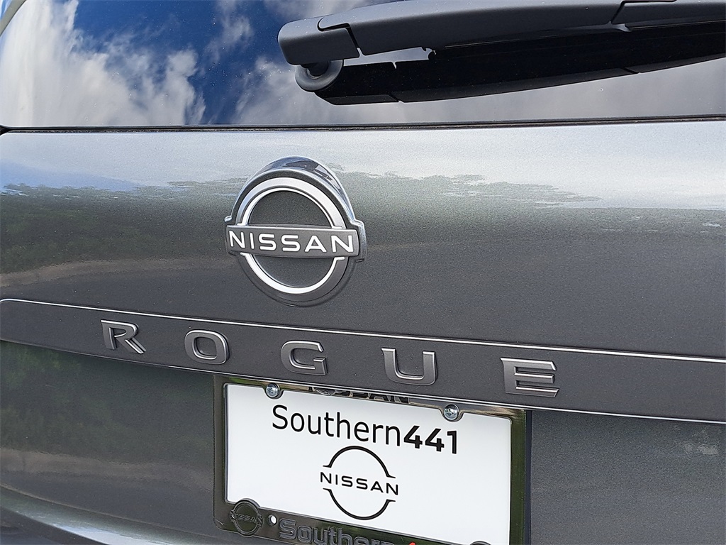 2026 Nissan Rogue SV photo 9