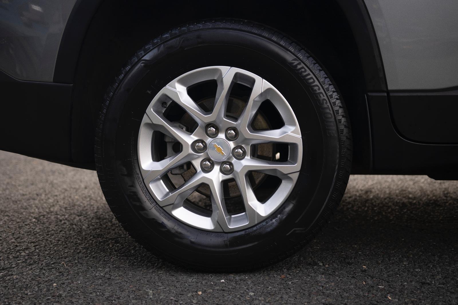 2023 Chevrolet Traverse LS photo 21