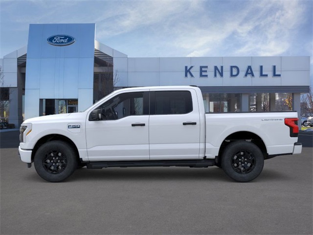 2025 Ford F-150 Lightning XLT photo 3