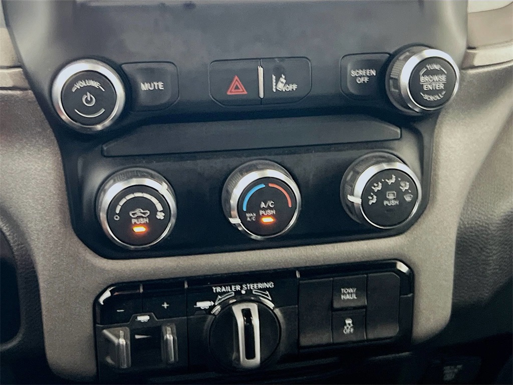2024 Ram 1500 Tradesman photo 8