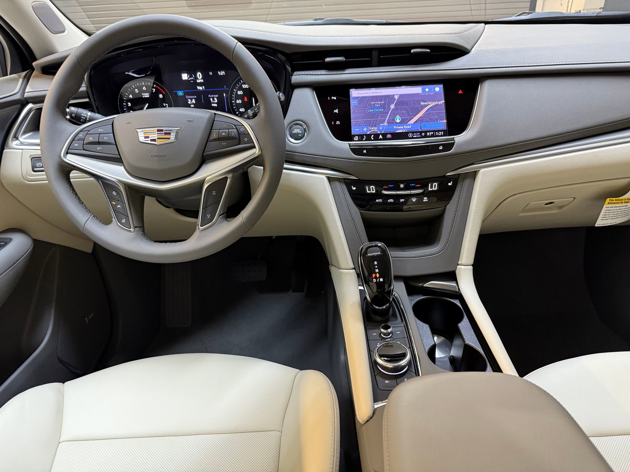 2025 Cadillac XT5 Premium Luxury photo 3