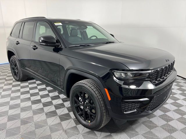 2025 Jeep Grand Cherokee Altitude's photo