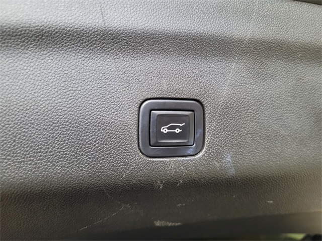2022 Chevrolet Suburban Z71 photo 10