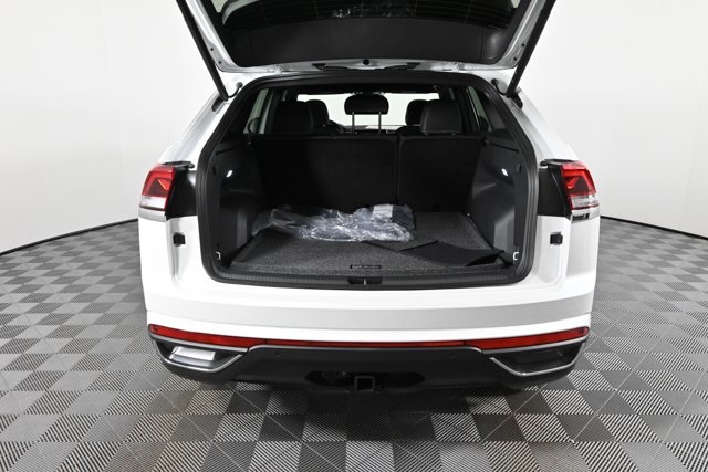 2026 Volkswagen Atlas Cross Sport SE Technology photo 3