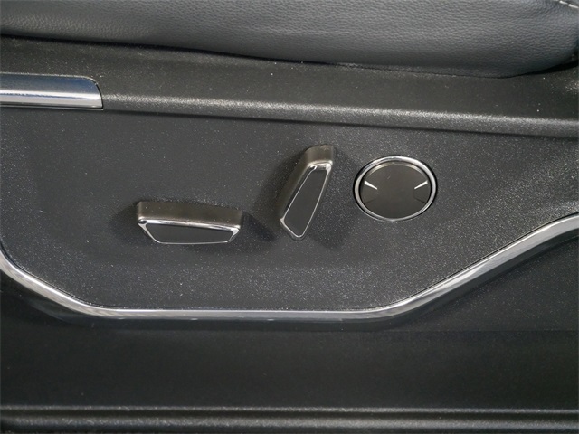 2022 Ford F-150 Lariat photo 13