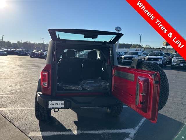 2025 Ford Bronco Base photo 23