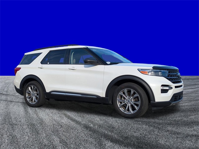 2023 Ford Explorer XLT photo 2