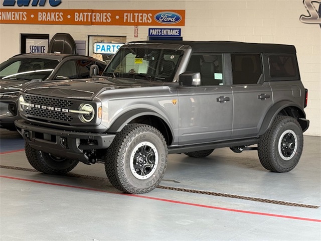 2025 Ford Bronco Badlands photo 8