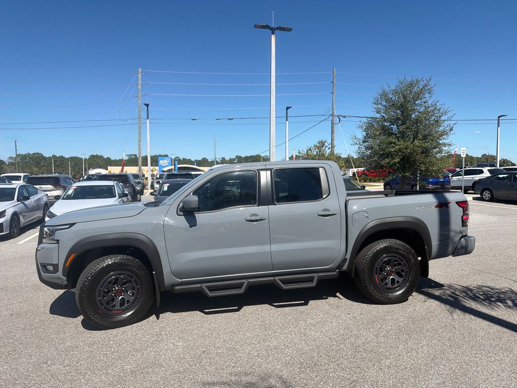 2026 Nissan Frontier PRO-4X photo 2