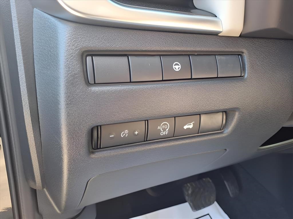 2025 Nissan Rogue SV photo 19