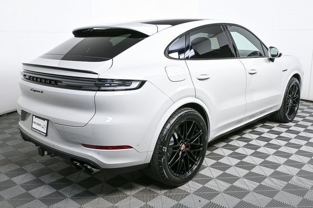 2026 Porsche Cayenne E-Hybrid Coupe S photo 24