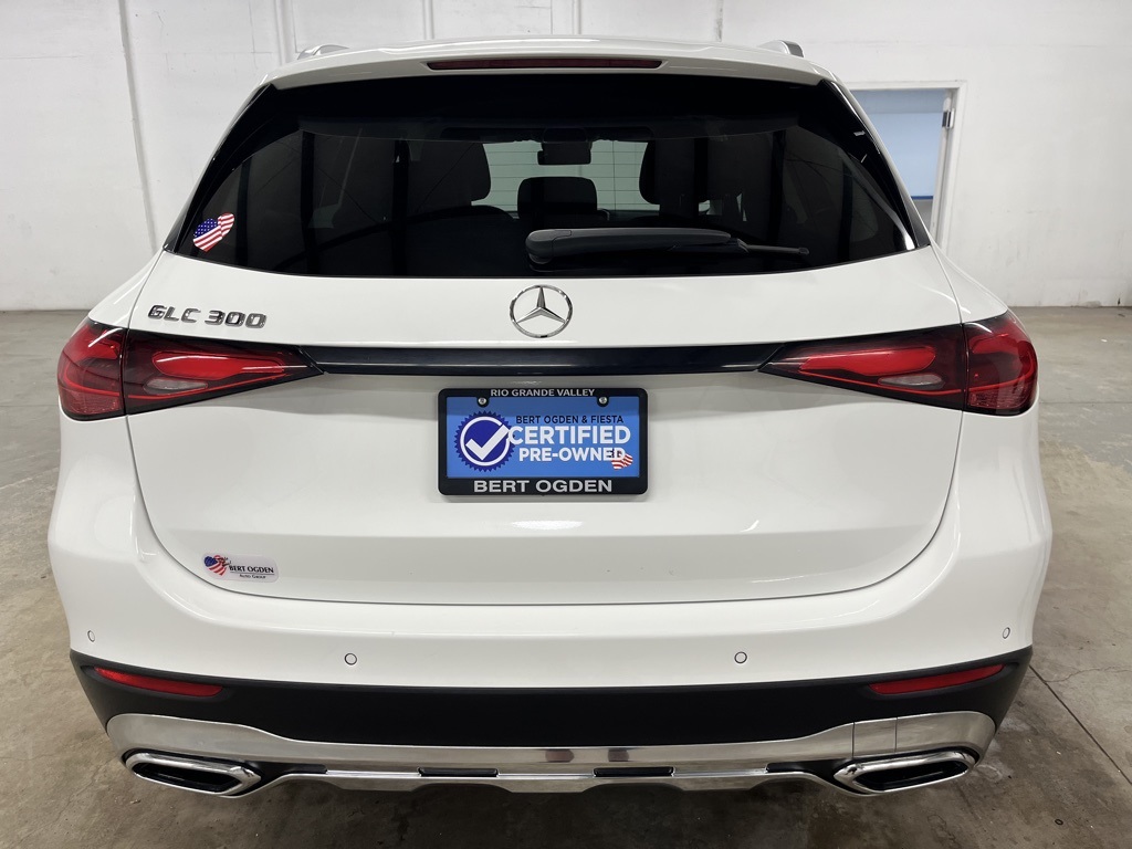 2024 Mercedes Benz GLC 300 photo 3