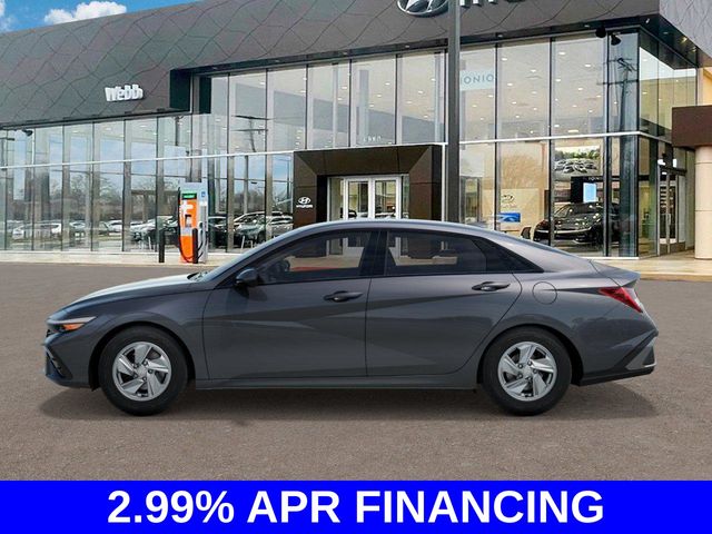 2025 Hyundai Elantra SE photo 3