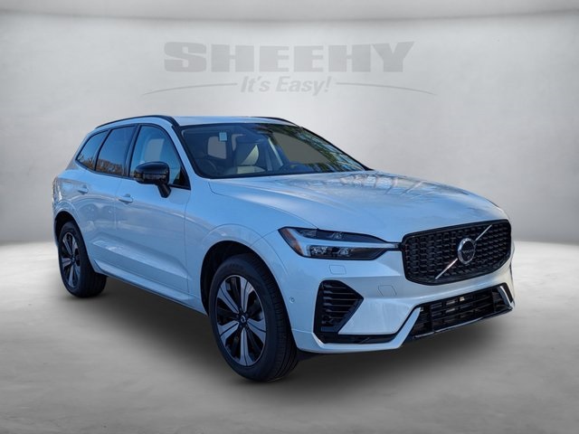 2025 Volvo XC60 T8 Plus photo 2