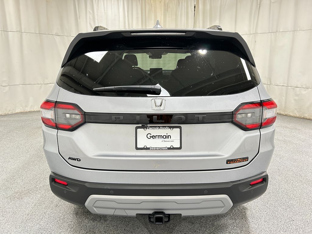 2025 Honda Pilot TrailSport photo 2