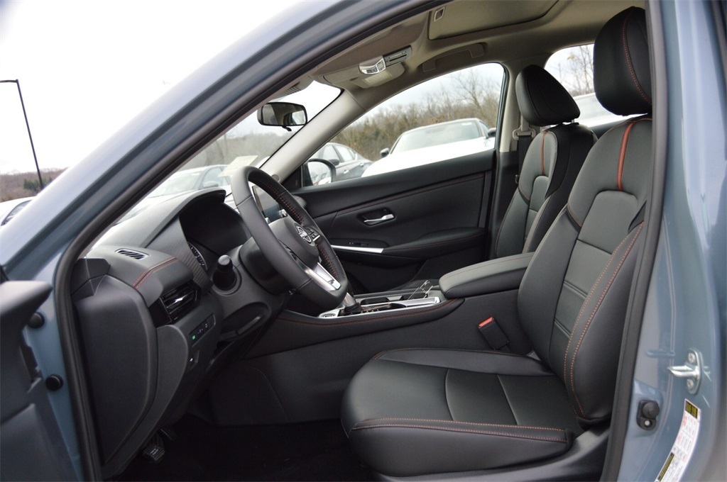 2025 Nissan Sentra SR photo 24