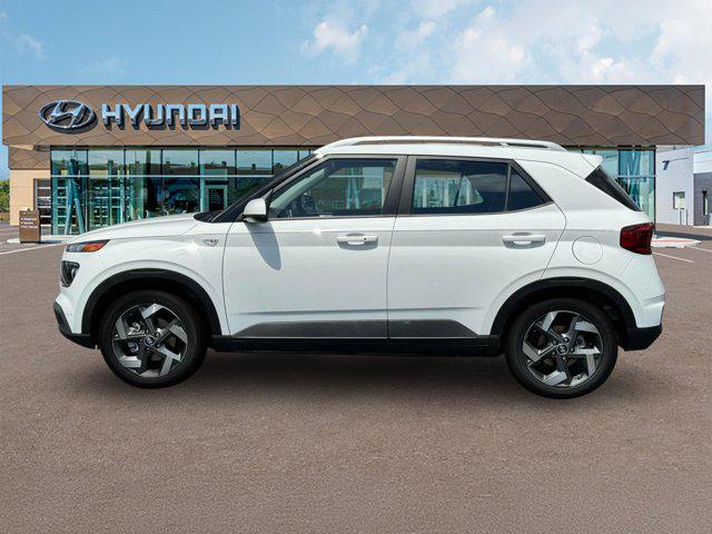 2025 Hyundai Venue SEL photo 2