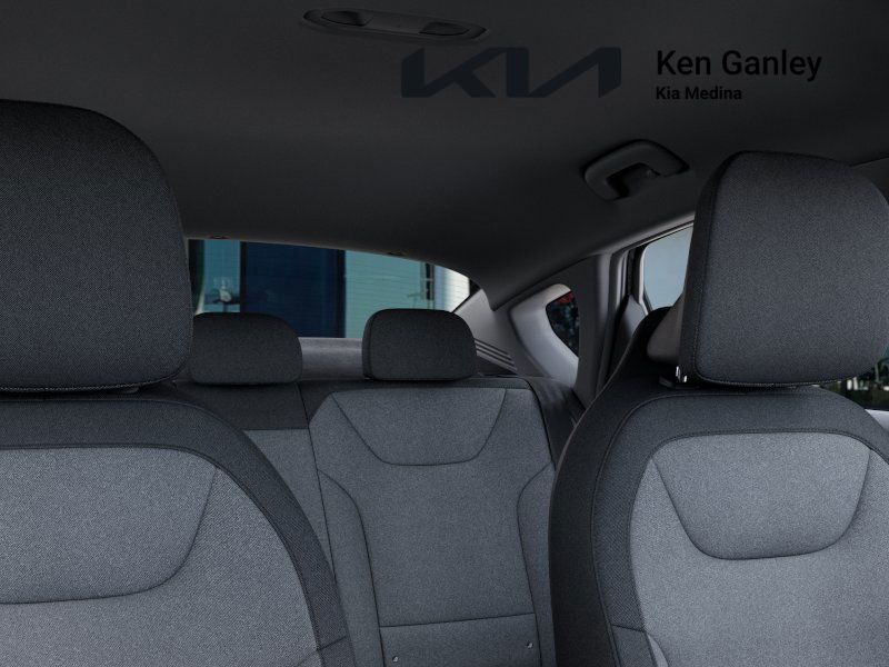 2025 Kia K4 LXS photo 26