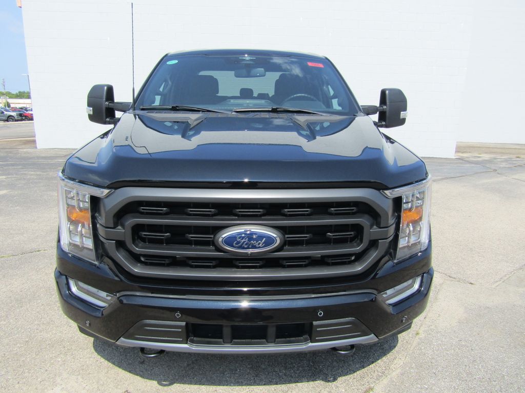 2023 Ford F-150 XLT photo 3