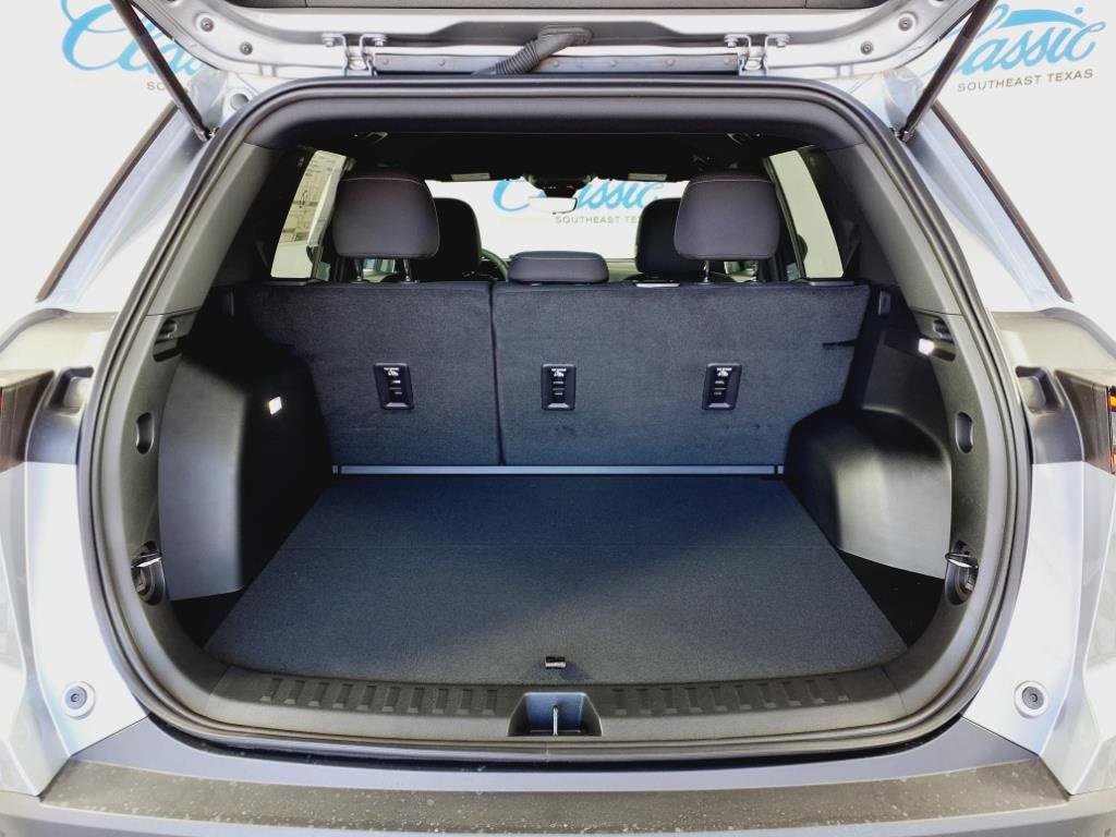 2026 Chevrolet Equinox LT photo 17