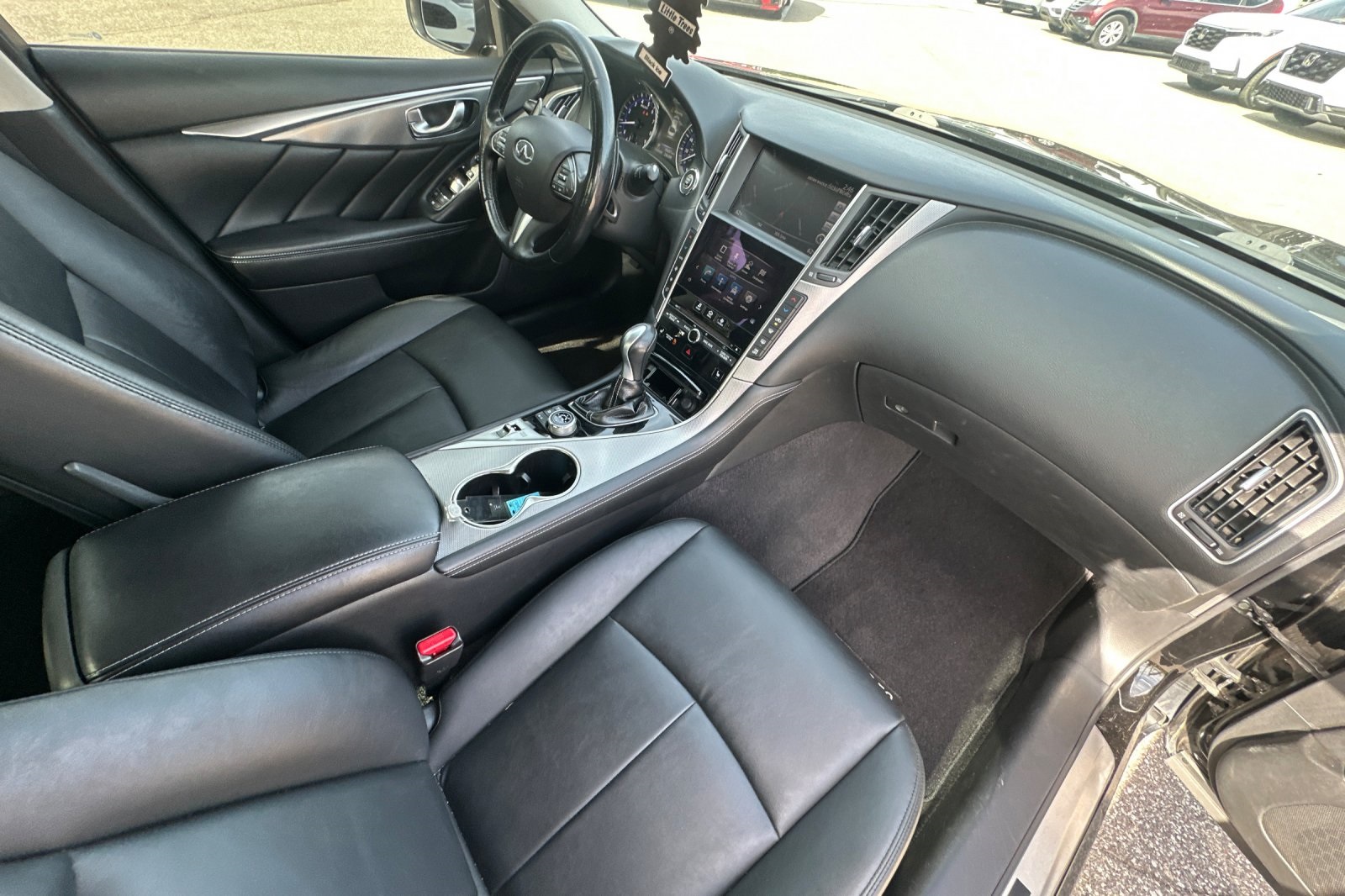 2015 Infiniti Q50 Premium photo 17