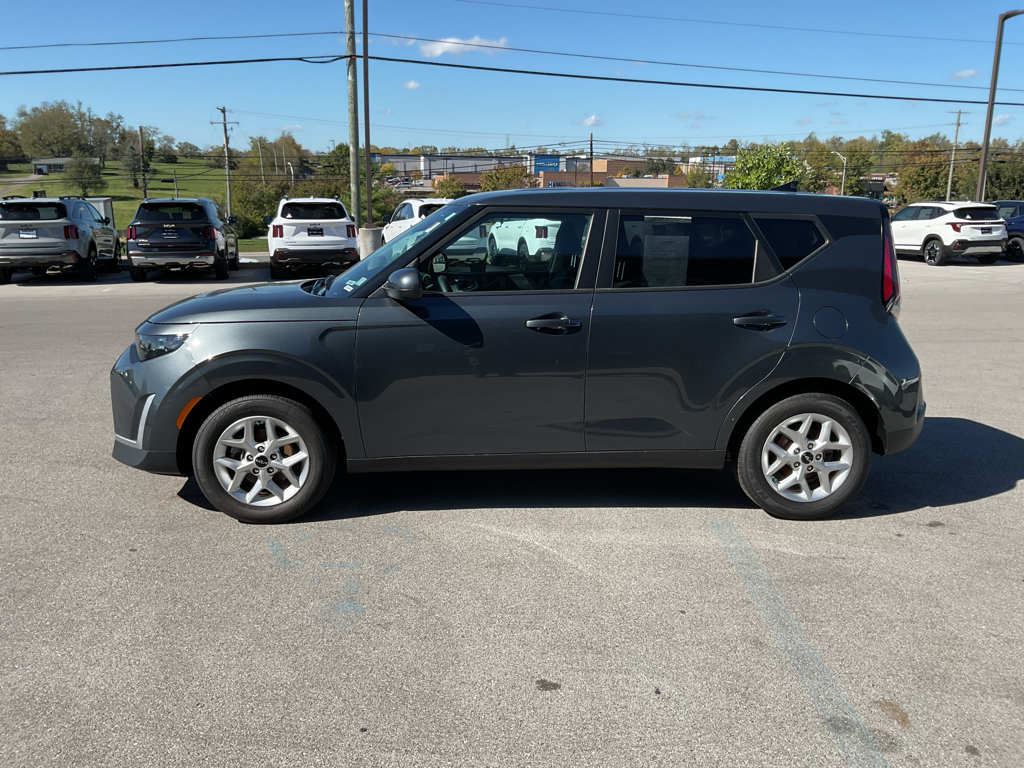 2024 Kia Soul S photo 3
