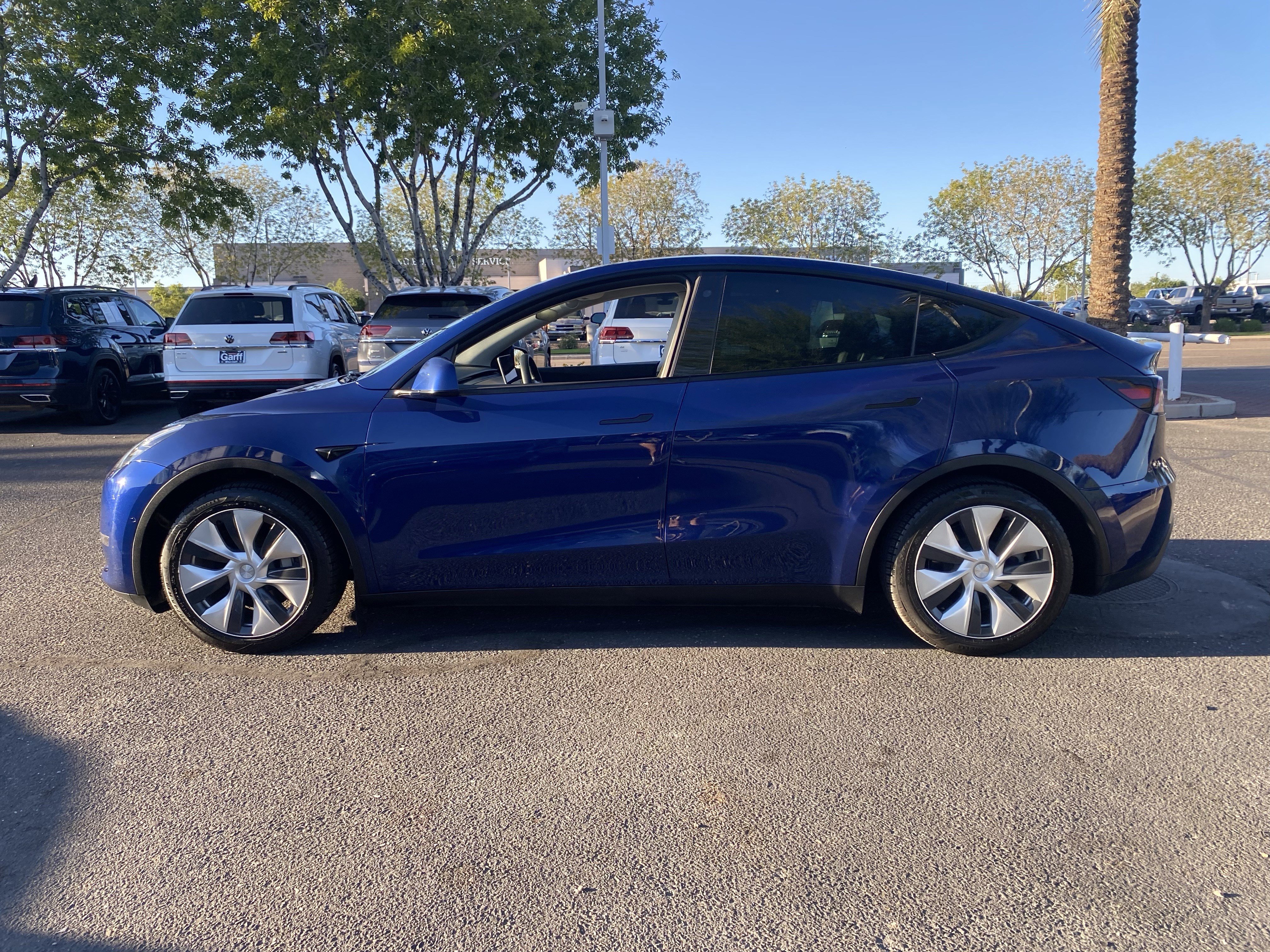 Used 2021 Tesla Model Y Long Range with VIN 5YJYGAEE8MF217120 for sale in Gilbert, AZ