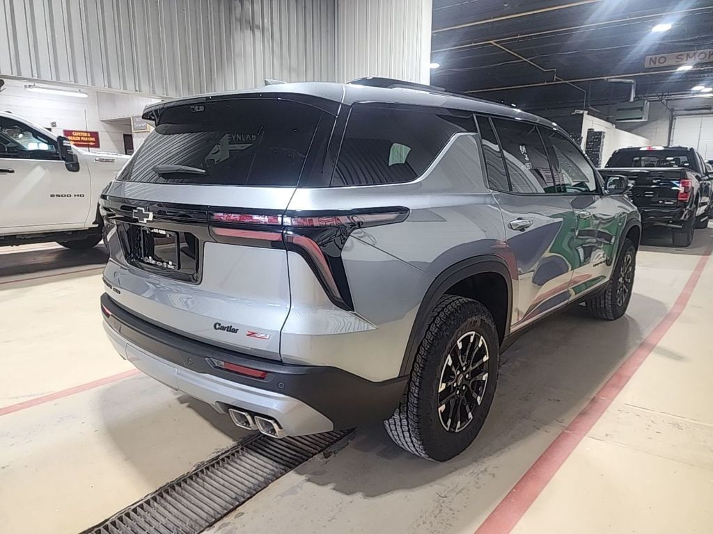 2025 Chevrolet Traverse Z71 photo 3