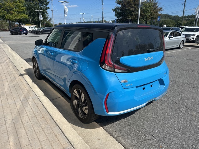 2023 Kia Soul GT-Line photo 2