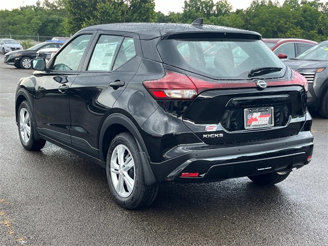 2025 Nissan Kicks Play S photo 4