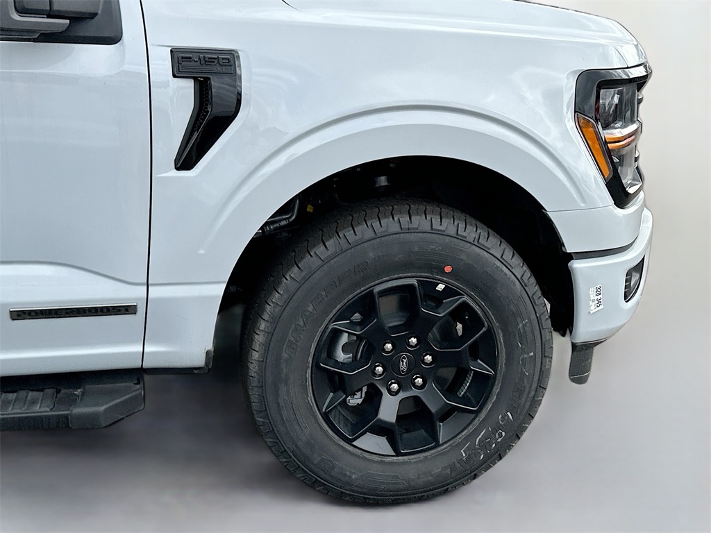 2025 Ford F-150 XLT photo 3