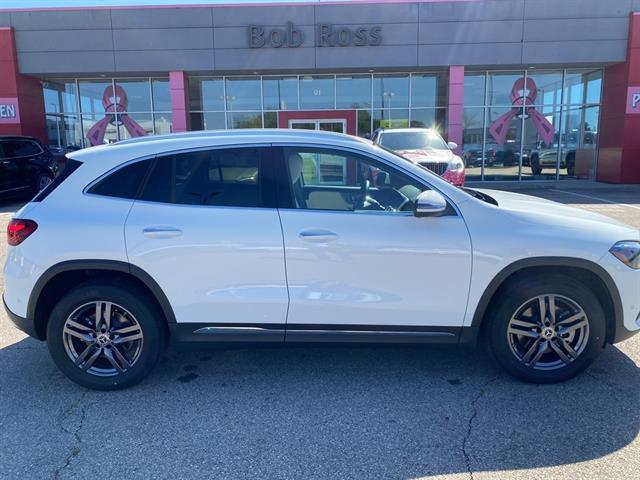 2025 Mercedes Benz GLA 250 4MATIC photo 4